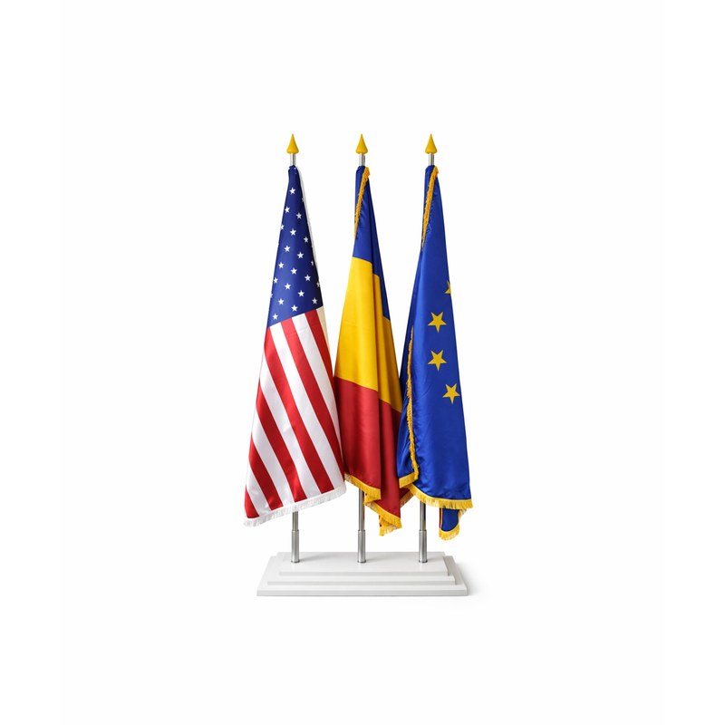 Pachet drapel și postament triplu